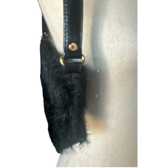 Kate Spade Black Faux Fur Shoulder Bag Embossed Strap Bright Print Lining Chic - Picture 10 of 15